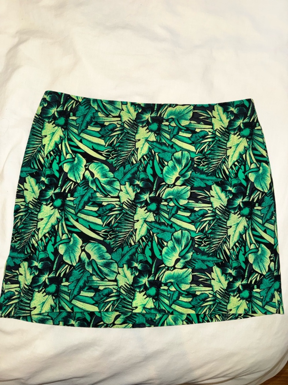 H&M Tropical Green Floral Mini Skirt - Picture 3 of 6